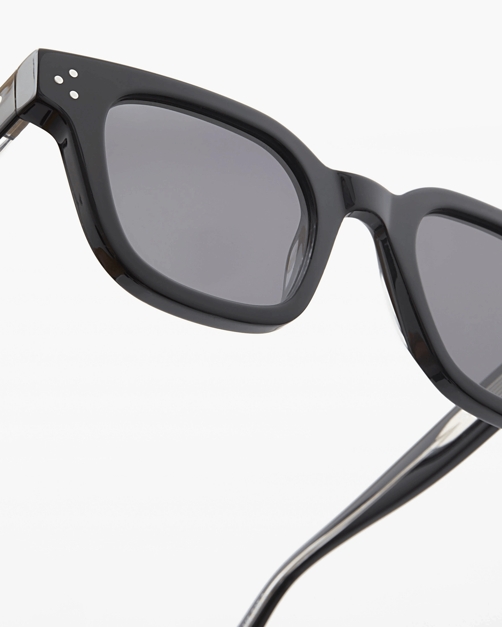 The Cortina Total Black