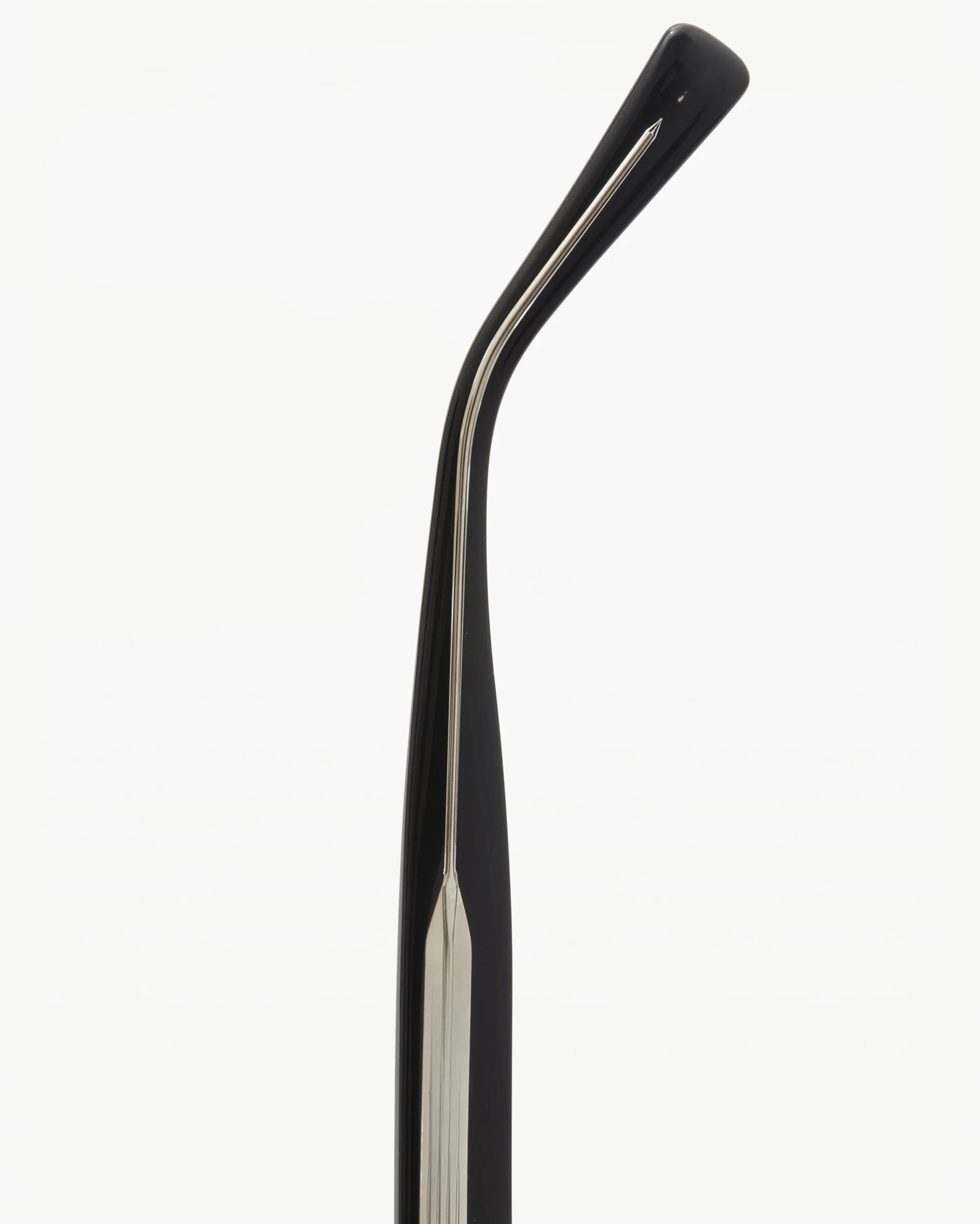 The Cortina Total Black